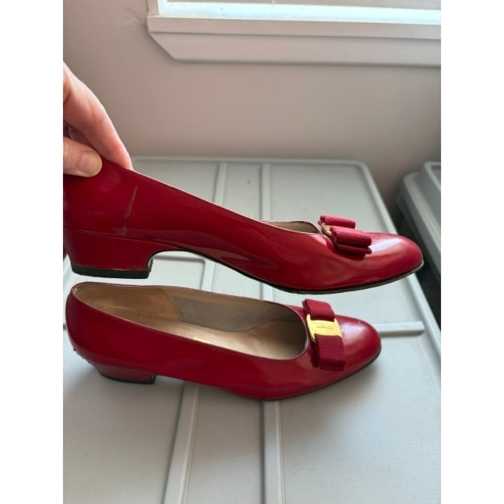Salvatore Ferragamo Boutique Red Patent Leather Vara Bow Pumps Heels 8.5 B - Picture 4 of 8